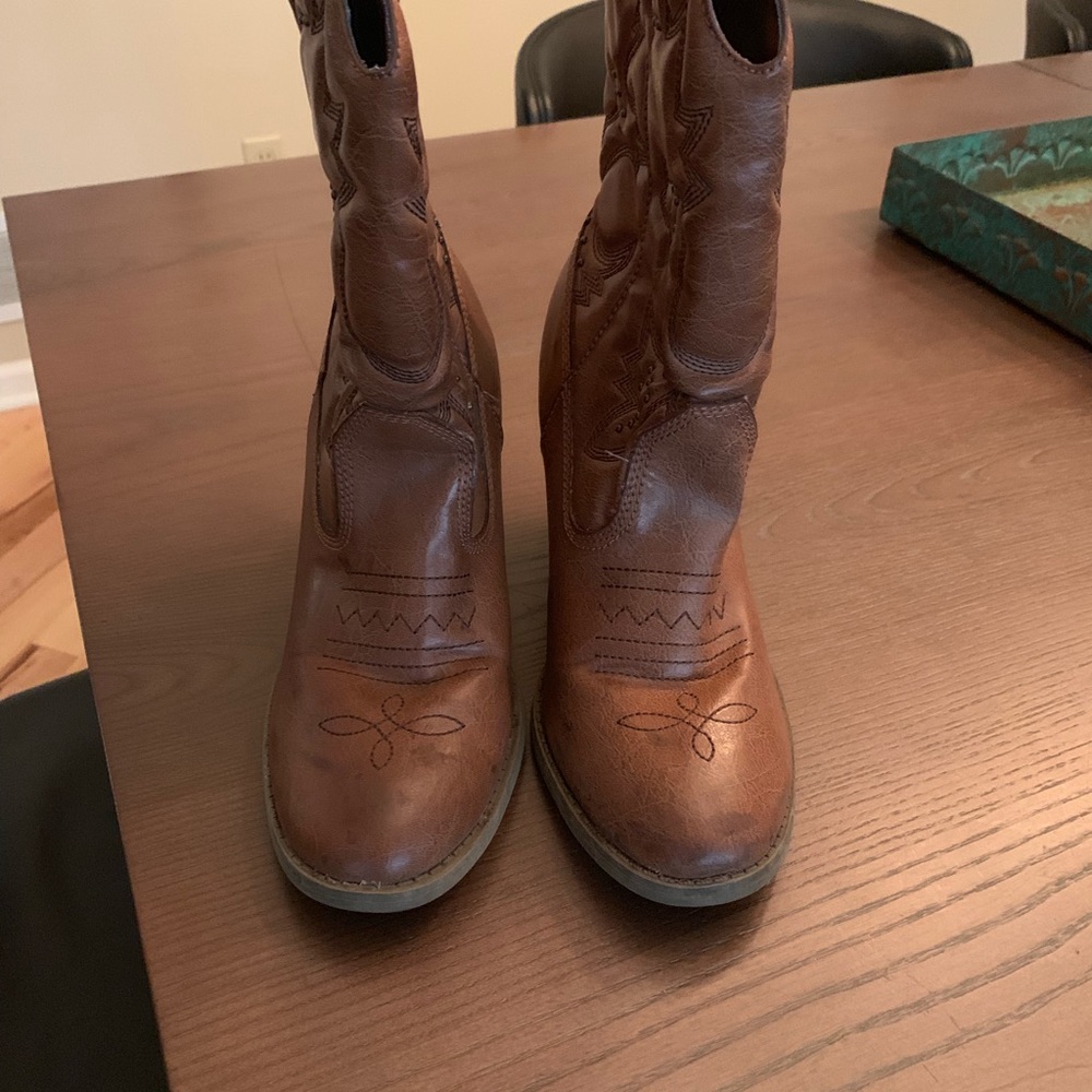 Cowgirl boots - faux leather